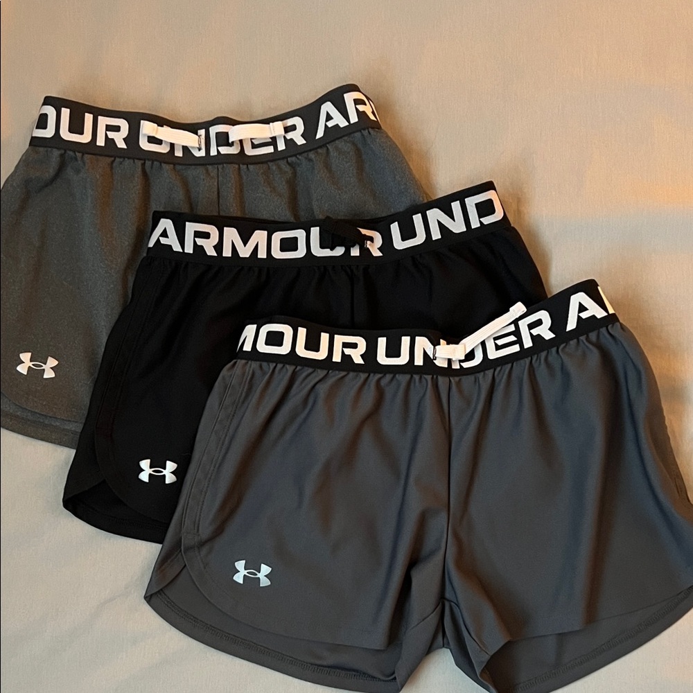 Under Armour Girls Medium 10/12 Athletic Shorts - Black, Gray, and Dark Gray